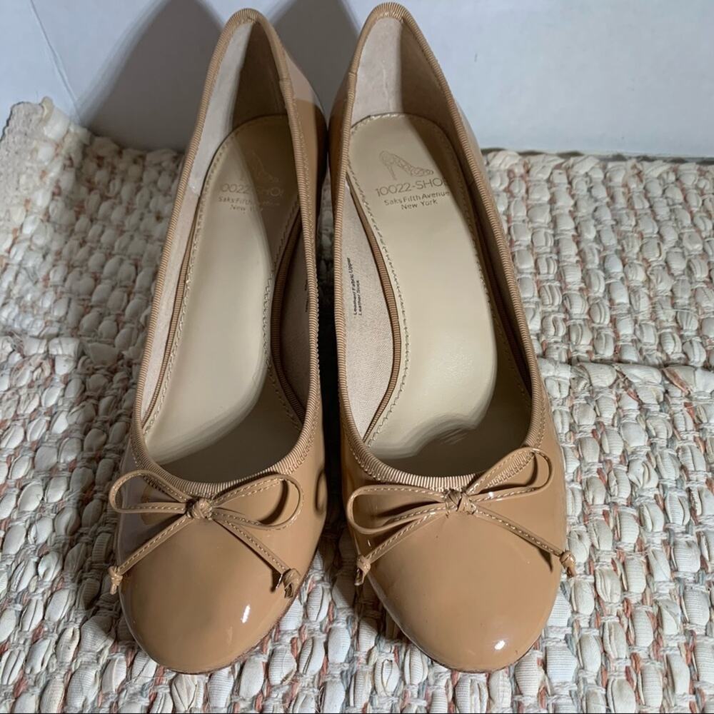 Saks Fifth Avenue Tan Leather Wedge Heels Sz 8M